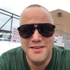 Meet your Posher, Deric